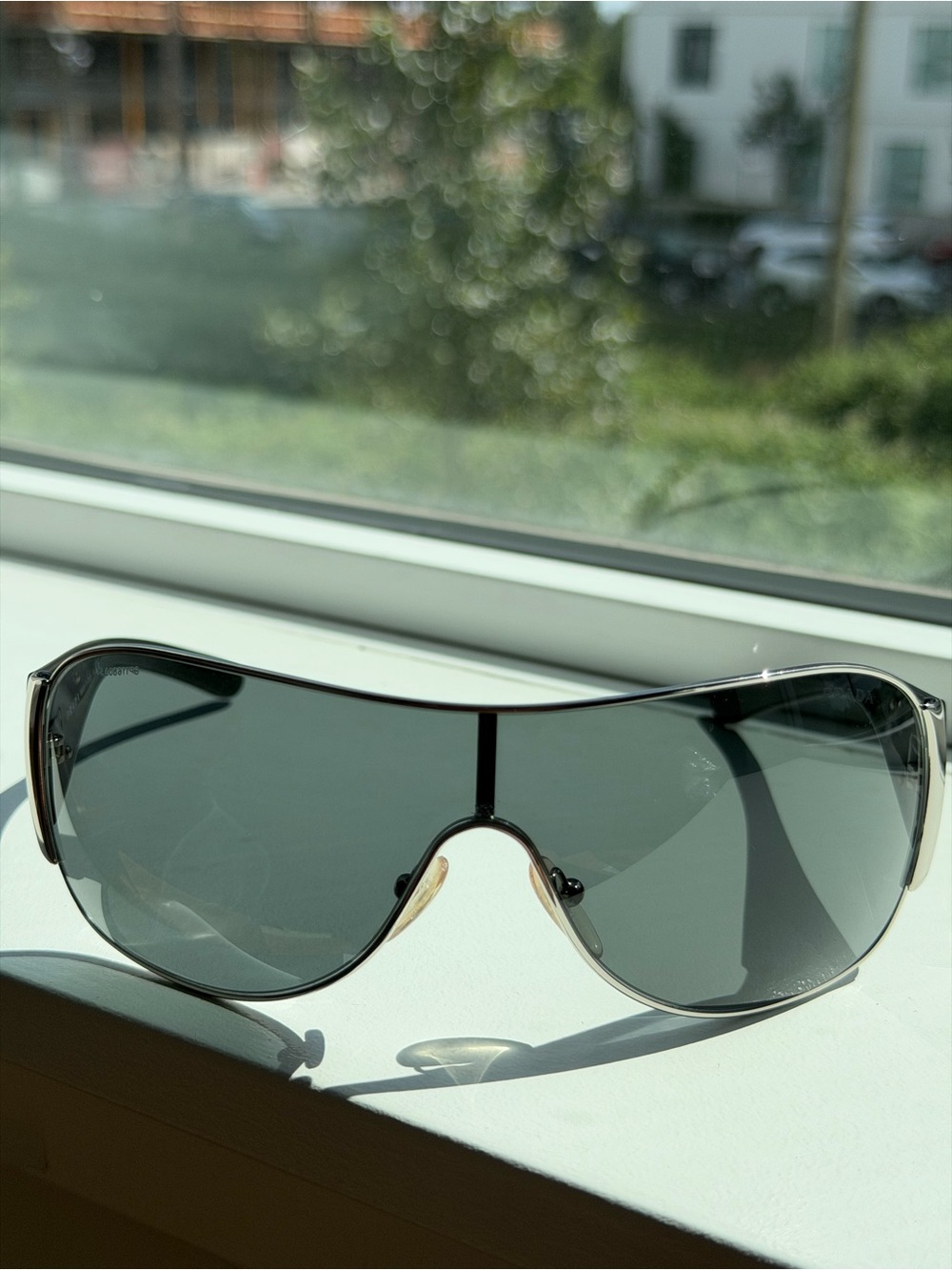 Prada Silver Frame Black Lens Shield Sunglasses Y2K w/Box and Case Cloth